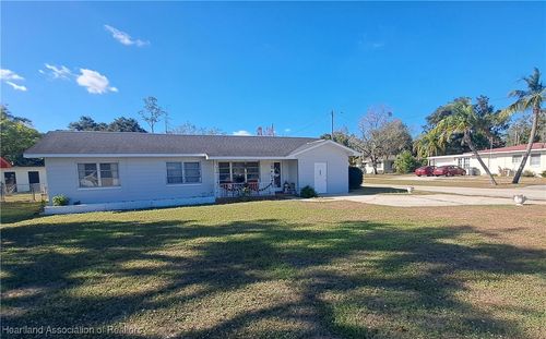 607 Lake Ave, Avon Park, FL, 33825-2723 | Card Image