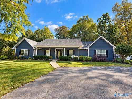 916 Alexis Rd, Centre, AL, 35960-2104 | Card Image