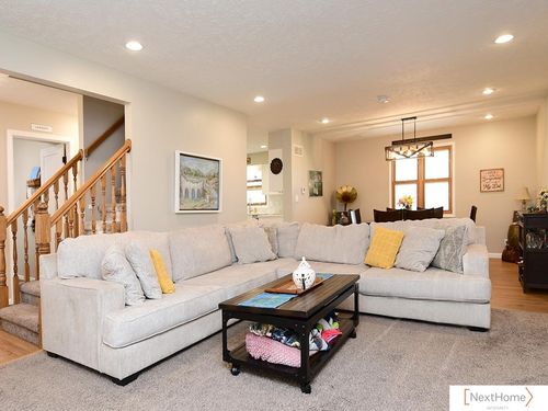 7201 Canyon Rd, Lincoln, NE, 68516-4893 | Card Image