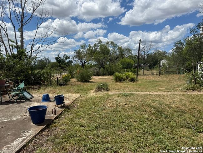 559 W Rheiner Ave, House other with 2 bedrooms, 2 bathrooms and null parking in Sabinal TX | Image 4
