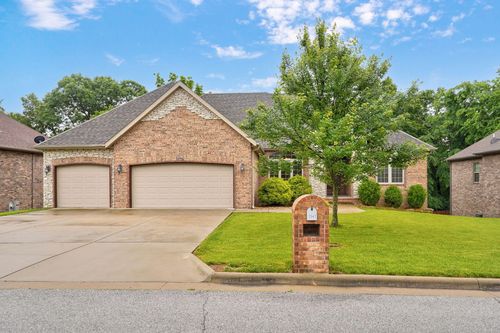 2342 W Darby St, Springfield, MO, 65810-3009 | Card Image