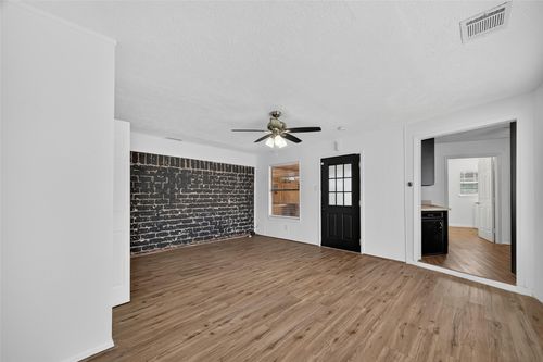 9858 Sageaspen Ln, Houston, TX, 77089-3502 | Card Image