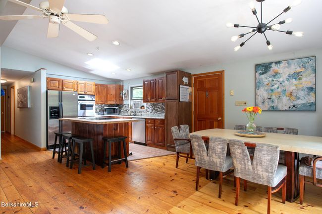 305 Shadow Ln, House other with 3 bedrooms, 3 bathrooms and null parking in Sandisfield MA | Image 7
