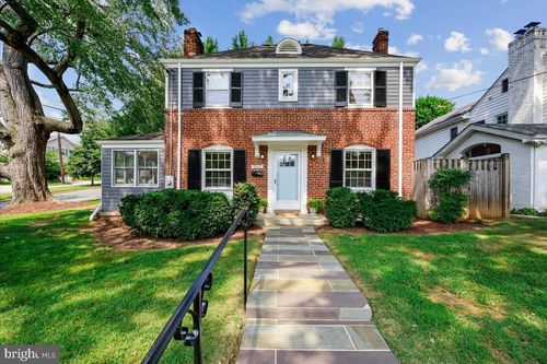 5805 Roosevelt St, BETHESDA, MD, 20817-3839 | Card Image