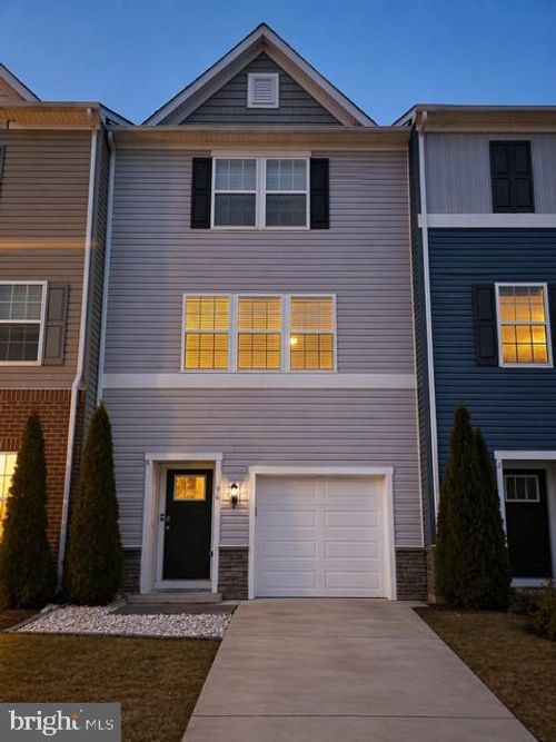 96 Vespucci Ln, MARTINSBURG, WV, 25404-1806 | Card Image