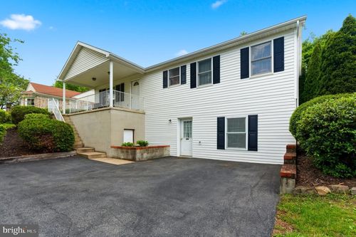 488 Harrison Ave, BERKELEY SPRINGS, WV, 25411-1914 | Card Image