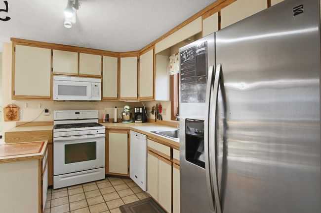 12 Yorkshire Ln, House other with 2 bedrooms, 2 bathrooms and null parking in Nashua NH | Image 5