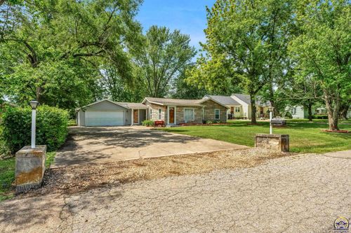 6335 Sw 11th St, Topeka, KS, 66615-3816 | Card Image