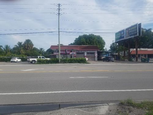 3750 10th Ave N, PALM SPRINGS, FL, 33461-2808 | Card Image