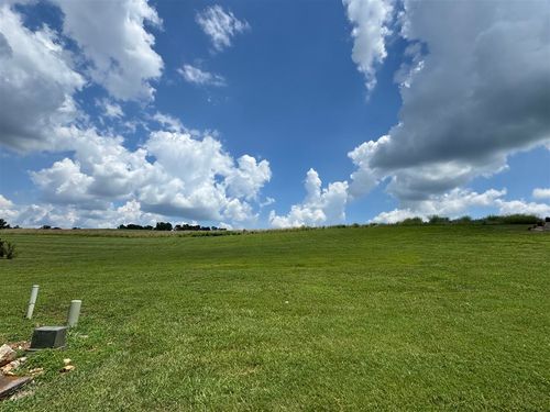 612 Village Way, Bowling Green, KY, 42103 | Card Image