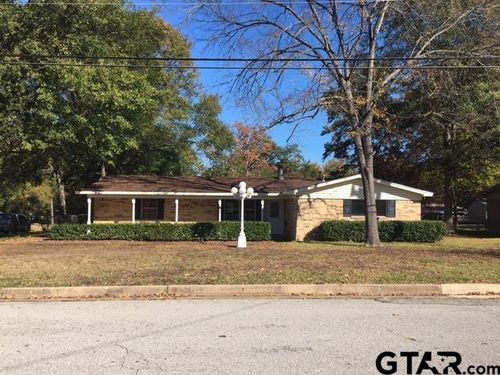 300 Robert E Lee Dr, Tyler, TX, 75703-4605 | Card Image
