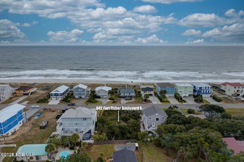 942 Fort Fisher Blvd S, Kure Beach, NC, 28449-3736 | Card Image