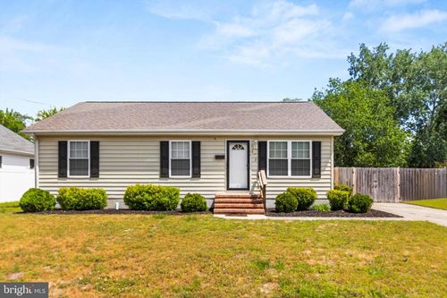 612 W 8th St, LAUREL, DE, 19956-1318 | Card Image
