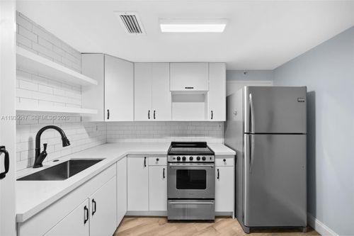 apt-221-3301 Ne 5th Ave, Miami, FL, 33137-4017 | Card Image