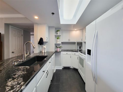 402-3525 Sage Rd, Houston, TX, 77056-7020 | Card Image