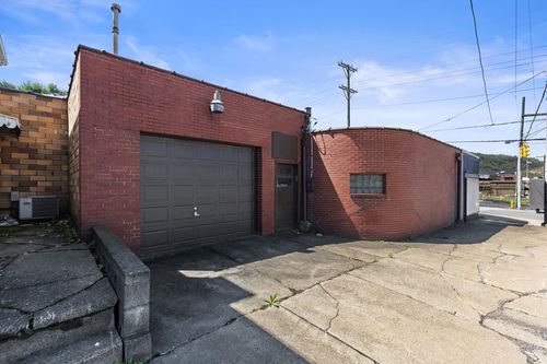 944 Commerce Street, Wellsburg, WV, 26070 | Card Image