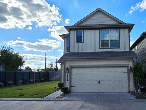 3234 Longleaf Meadows Dr, Houston, TX, 77063-4578 | Card Image