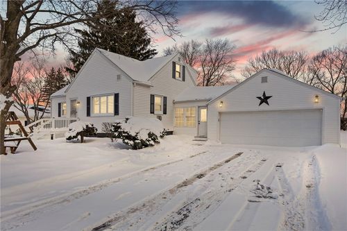 998 Washington St, Spencerport, NY, 14559-9724 | Card Image