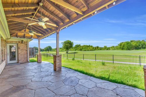 404 Wentworth Dr, McKinney, TX, 75072-2801 | Card Image