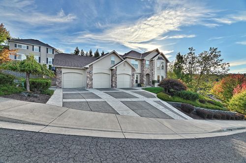 2250 Se Elderberry Lane, Grants Pass, OR, 97527 | Card Image