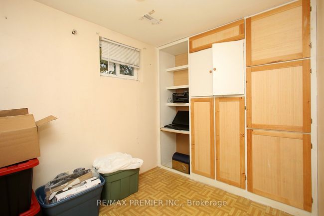 36 Newlin Cres, House attached with 5 bedrooms, 3 bathrooms and 4 parking in North York ON | Image 22
