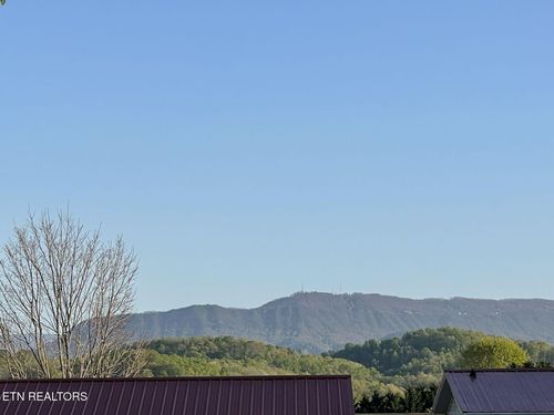 1322 Silver Charm Way, Sevierville, TN, 37876-7957 | Card Image