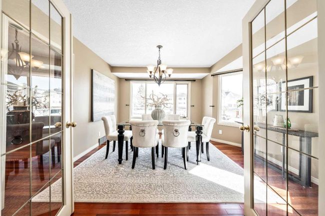 105 Candle Place Sw, Home with 4 bedrooms, 3 bathrooms and 6 parking in Calgary AB | Image 5