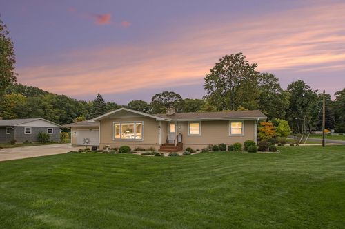 2809 Farr Rd, Fruitport, MI, 49415-9610 | Card Image