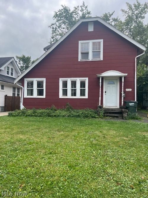 9722 Robinson Ave, Garfield Heights, OH, 44125-1535 | Card Image