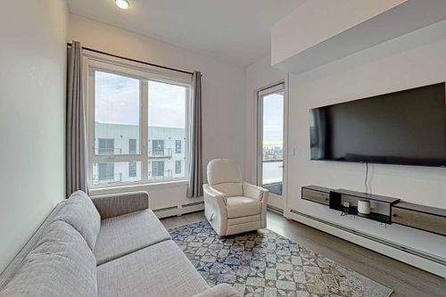 630-3932 University Ave Nw, Calgary, AB, T3B6K3 | Card Image