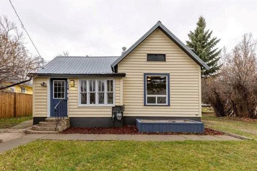 120 N 1 Street W, Magrath, AB, T0K1J0 | Card Image