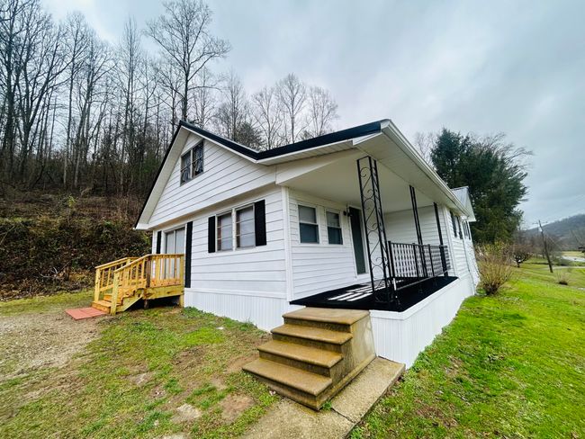 11571 N Highway 11, House other with 3 bedrooms, 1 bathrooms and null parking in Oneida KY | Image 6