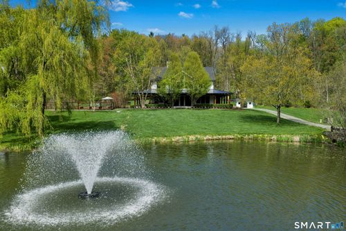 15 Silversmith Ln, Redding, CT, 06896-2513 | Card Image