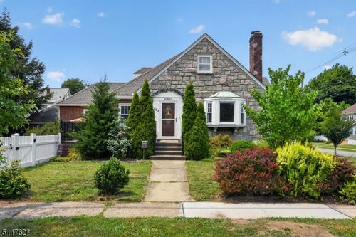 633 Palmer Ave, Maywood, NJ, 07607-1519 | Card Image