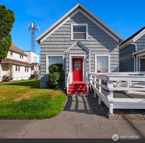 621 W Market St, Aberdeen, WA, 98520-6015 | Card Image