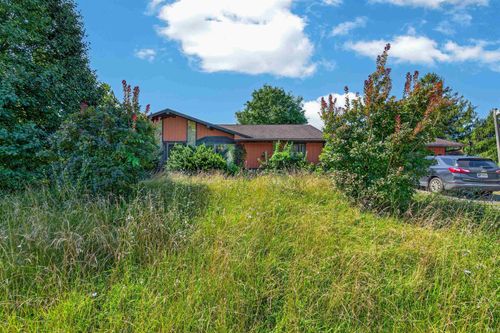 5561 E Laughery Creek Rd, Aurora, IN, 47001-8231 | Card Image