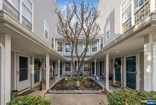 1155 Garrison Ct, Mahwah, NJ, 07430-3243 | Card Image