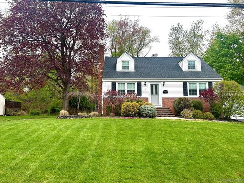 21 Arlene Ct, Pearl River, NY, 10965-1902 | Card Image