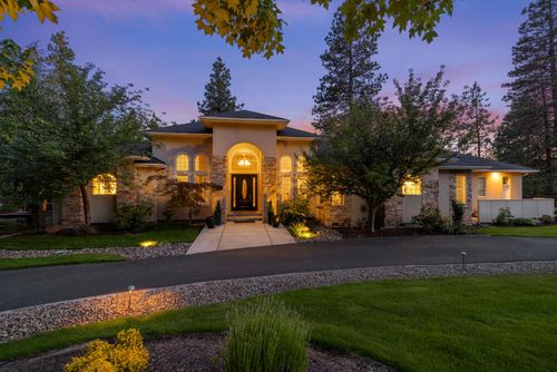 11810 Merganser Rd, Klamath Falls, OR, 97601-8661 | Card Image