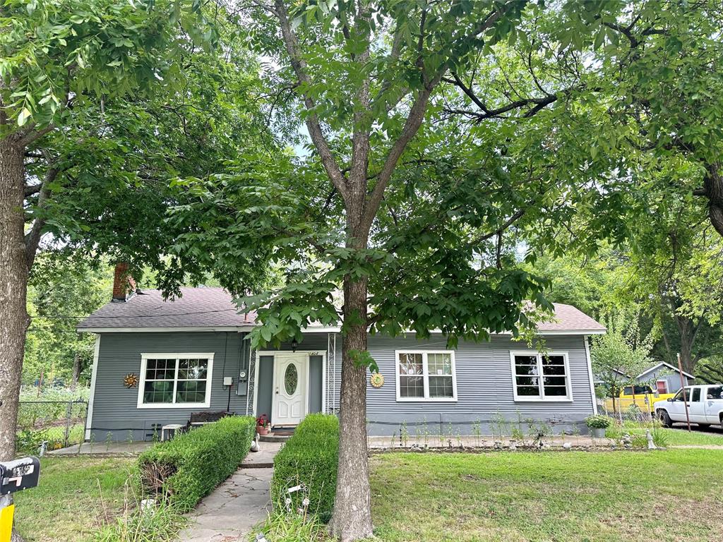 Grand Ave, Gainesville, TX 76240