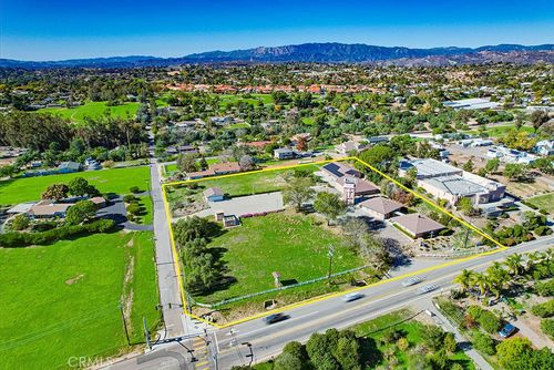 731 S Stage Coach Ln, Fallbrook, CA, 92028-3650 | Card Image