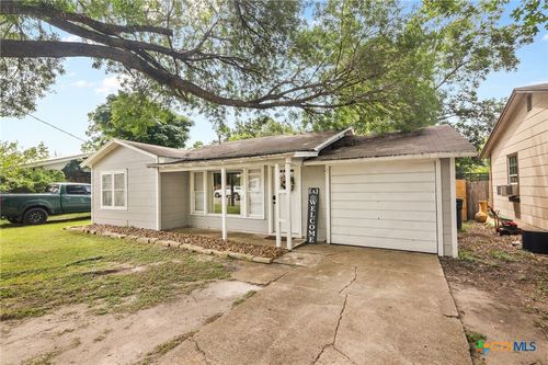 509 W Bois Darc St, Edna, TX, 77957-2511 | Card Image