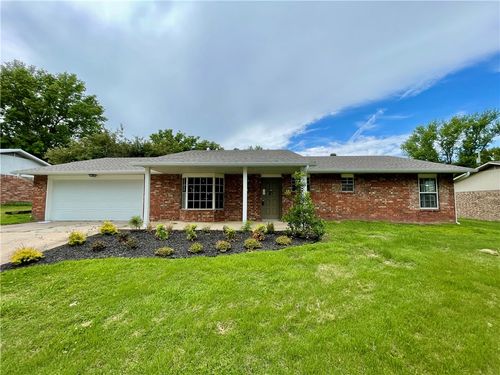 2200 Sandy St, Springdale, AR, 72762-6572 | Card Image