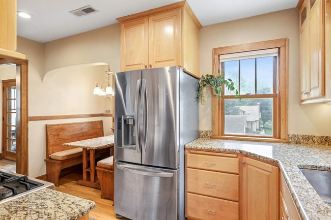 Casual dining in the kitchen | Image 15