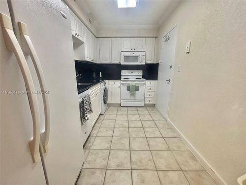 apt-433-2501 S Ocean Dr, Hollywood, FL, 33019-2655 | Card Image