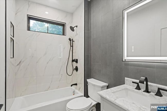 45 Riverview Ter, House other with 6 bedrooms, 6 bathrooms and null parking in Mahwah NJ | Image 15