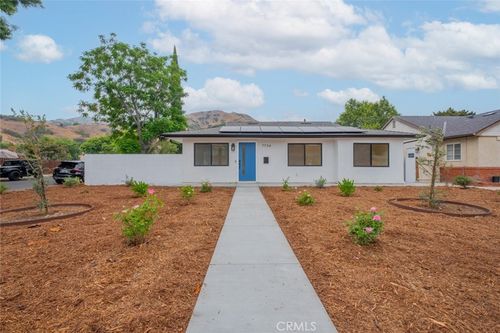 7734 N Glenoaks Blvd, Burbank, CA, 91504-1018 | Card Image