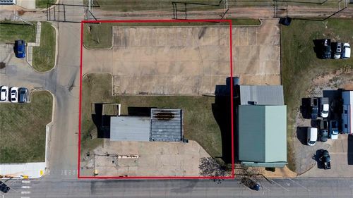 1100 Manvel Ave, Chandler, OK, 74834-3856 | Card Image