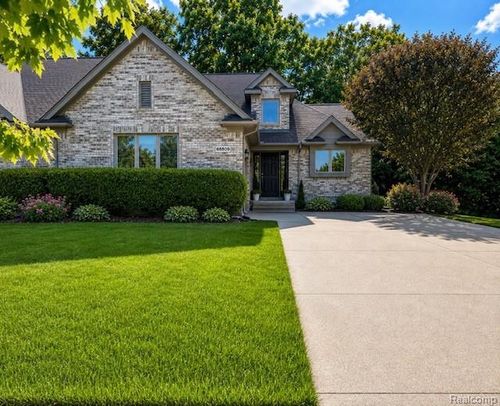 68809 Cornerstone Dr, Washington Township, MI, 48095-2926 | Card Image