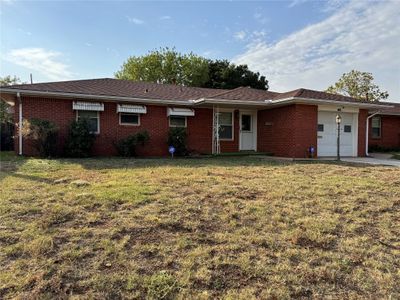 1408 N Market Street, House other with 3 bedrooms, 1 bathrooms and null parking in Cordell OK | Image 2